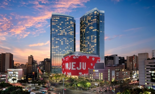 롯데관광개발, 中·日 관광객 급증에 카지노 실적 ‘훈풍’… 드림타워 리조트 중심 성장세 가속